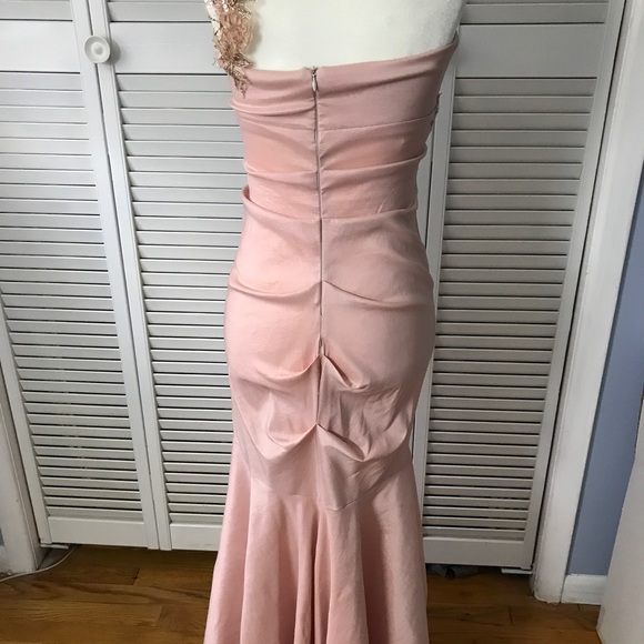 Gown - Picture 3 of 3